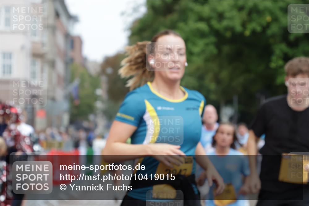13.09.2026 - Kiel Lauf Yannick Fuchs http://msf.ph/oto/10419015 13.09.2026 09:40:32 Ziel 1081, 2695, 2847, 3694, 7239, 11750, 1120, 2284, 2546, 3416, 3724, 4987, 5081, 5946, 9734, 10413, 10418, 10825, 10971, 11410, 12715, 420, 1630, 3552, 6299, 6563, 7131, 7730, 8636, 9578, 10353, 11792, 12225, 2123, 6209, 10031, 11034 meine-sportfotos.de