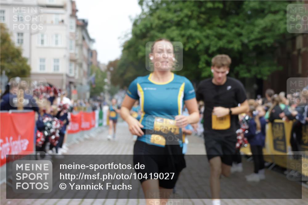 13.09.2026 - Kiel Lauf Yannick Fuchs http://msf.ph/oto/10419027 13.09.2026 09:40:33 Ziel 1081, 2695, 2847, 3694, 6563, 7131, 7239, 7730, 11750, 1120, 2284, 2546, 3416, 3724, 4987, 5081, 5946, 9734, 10413, 10418, 10825, 10971, 11410, 12715, 420, 1630, 3552, 6299, 8636, 9578, 10353, 11792, 12225, 2123, 6209, 10031, 11034 meine-sportfotos.de