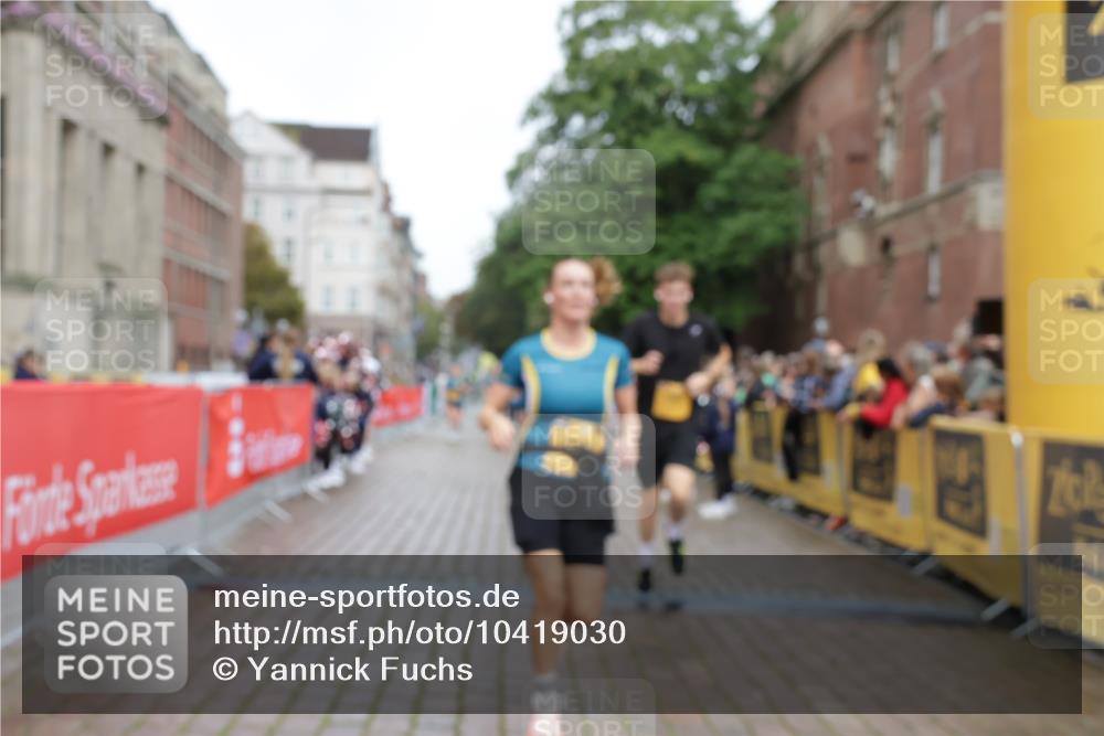 13.09.2026 - Kiel Lauf Yannick Fuchs http://msf.ph/oto/10419030 13.09.2026 09:40:33 Ziel 1081, 2695, 2847, 3694, 6563, 7131, 7239, 7730, 11750, 1120, 2284, 2546, 3416, 3724, 4987, 5081, 5946, 9734, 10413, 10418, 10825, 10971, 11410, 12715, 420, 1630, 3552, 6299, 8636, 9578, 10353, 11792, 12225, 2123, 6209, 10031, 11034 meine-sportfotos.de