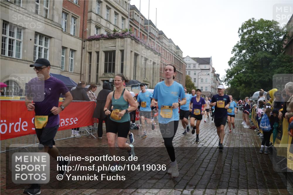 13.09.2026 - Kiel Lauf Yannick Fuchs http://msf.ph/oto/10419036 13.09.2026 10:51:15 Ziel 238, 251, 260, 386, 638, 680, 1758, 2247, 2672, 2730, 3873, 4205, 4258, 4259, 4271, 5525, 5999, 6293, 6865, 6948, 8464, 9007, 9742, 9834, 10455, 11154, 11171, 11214, 11281, 11579, 11910, 12237, 12644, 12823, 715, 1442, 2029, 2578, 2772, 3238, 3295, 4106, 4273, 4279, 4354, 4745, 5426, 5430, 5992, 6557, 7013, 7224, 7314, 7469, 8105, 8215, 8848, 9092, 9508, 9599, 9689, 9798, 10028, 10029, 10198, 10968, 11454, 11684, 11960, 12262, 101, 1904, 5800 meine-sportfotos.de