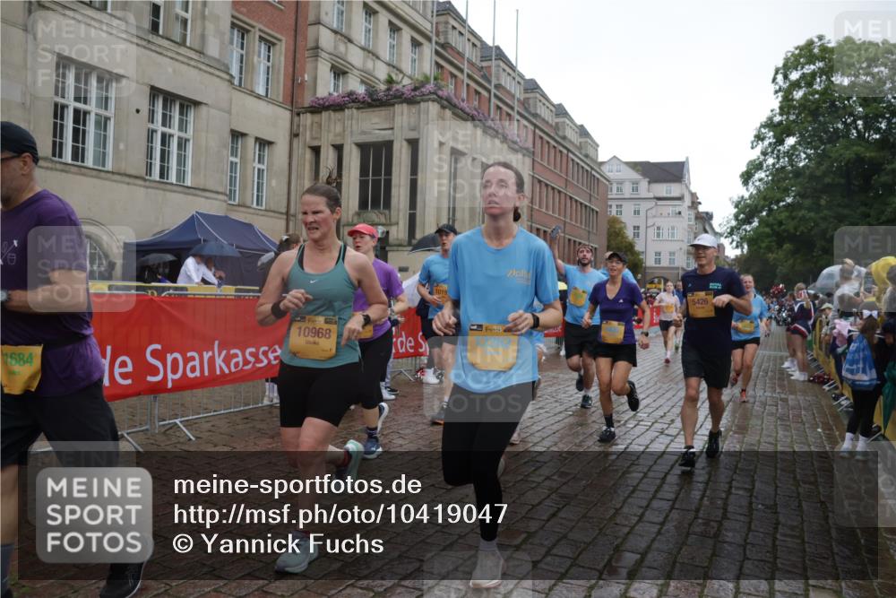 13.09.2026 - Kiel Lauf Yannick Fuchs http://msf.ph/oto/10419047 13.09.2026 10:51:15 Ziel 238, 251, 260, 386, 638, 680, 1758, 2247, 2672, 2730, 3873, 4205, 4258, 4259, 4271, 5525, 5999, 6293, 6865, 6948, 8464, 9007, 9742, 9834, 10455, 11154, 11171, 11214, 11281, 11579, 11910, 12237, 12644, 12823, 715, 1442, 2029, 2578, 2772, 3238, 3295, 4106, 4273, 4279, 4354, 4745, 5426, 5430, 5992, 6557, 7013, 7224, 7314, 7469, 8105, 8215, 8848, 9092, 9508, 9599, 9689, 9798, 10028, 10029, 10198, 10968, 11454, 11684, 11960, 12262, 101, 1904, 5800 meine-sportfotos.de