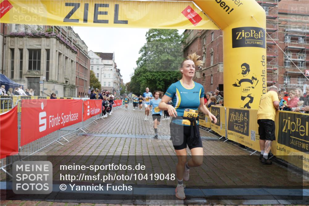 13.09.2026 - Kiel Lauf Yannick Fuchs http://msf.ph/oto/10419048 13.09.2026 09:40:34 Ziel 1081, 2695, 2847, 3552, 3694, 6563, 7131, 7239, 7730, 11750, 1120, 2284, 2546, 3416, 3724, 4987, 5081, 5946, 9734, 10413, 10418, 10825, 10971, 11410, 12715, 420, 1630, 6299, 8493, 8636, 9578, 9726, 10353, 11792, 12225, 2123, 3416, 5946, 6209, 10031, 11034 meine-sportfotos.de