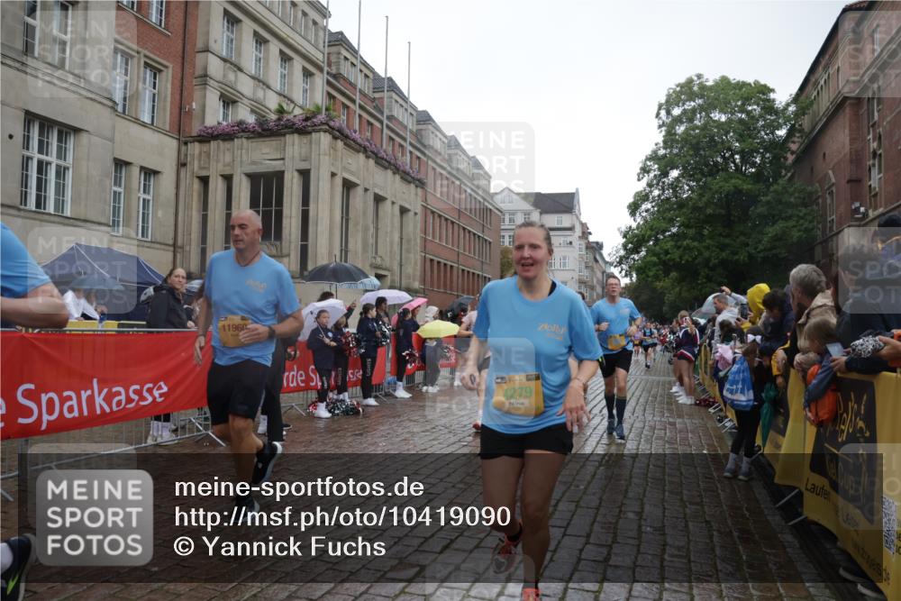13.09.2026 - Kiel Lauf Yannick Fuchs http://msf.ph/oto/10419090 13.09.2026 10:51:17 Ziel 238, 251, 260, 386, 680, 901, 1758, 2247, 2672, 3873, 4205, 4258, 4259, 4271, 5525, 6663, 6865, 6948, 8464, 9007, 9742, 9834, 10455, 10617, 11154, 11171, 11214, 11281, 11579, 11910, 12019, 12237, 12644, 12823, 386, 638, 715, 1442, 2029, 2578, 2730, 2772, 3238, 3295, 4106, 4258, 4259, 4273, 4279, 4354, 4745, 5426, 5430, 5992, 5999, 6293, 6557, 7013, 7224, 7314, 7469, 8105, 8215, 8848, 9092, 9508, 9599, 9689, 9798, 10028, 10029, 10198, 11454, 11960, 101, 2393, 7141 meine-sportfotos.de