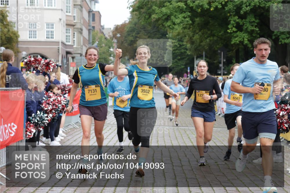 13.09.2026 - Kiel Lauf Yannick Fuchs http://msf.ph/oto/10419093 13.09.2026 09:40:38 Ziel 420, 1081, 2847, 3552, 6563, 7131, 7239, 7730, 10353, 11750, 12225, 1120, 2284, 2546, 2695, 3694, 3724, 4987, 5081, 9734, 10413, 10418, 10825, 10971, 11410, 12715, 1630, 1787, 5039, 6299, 8493, 8636, 9578, 9726, 11792, 1120, 3416, 5946, 6209 meine-sportfotos.de