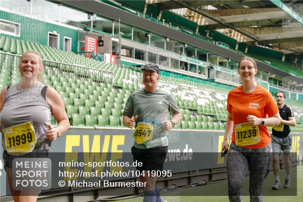 13.09.2026 - 21. swb-Marathon Bremen Michael Burmester http://msf.ph/oto/10419095 13.09.2026 10:43:28 Laufen im Stadion 10002, 10004, 10005, 10148, 10271, 10295, 10303, 10325, 10330, 10335, 10361, 10362, 10395, 10396, 10402, 10459, 10474, 10490, 10491, 10513, 10519, 10557, 10572, 10605, 10606, 10629, 10665, 10752, 10756, 10773, 10779, 10784, 10805, 10854, 10880, 10882, 10899, 10900, 10997, 10999, 11026, 11027, 11041, 11078, 11084, 11085, 11090, 11097, 11098, 11140, 11173, 11192, 11217, 11233, 11264, 11274, 11307, 11333, 11337, 11355, 11408, 11448, 11456, 11461, 11482 meine-sportfotos.de