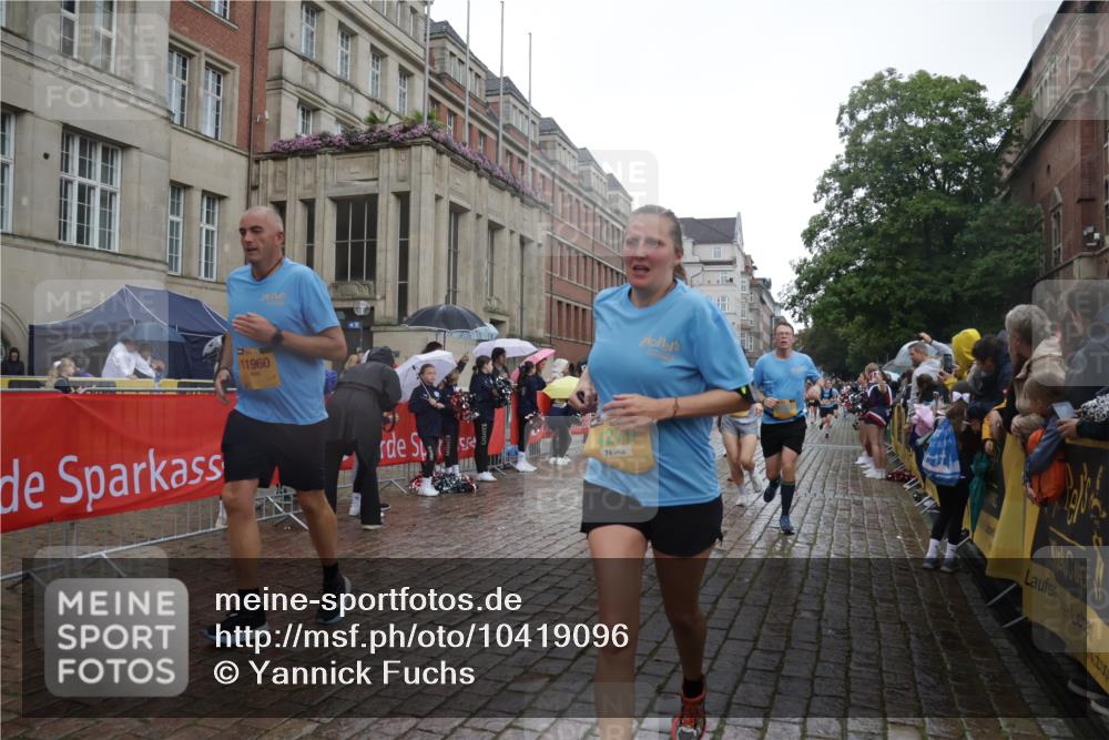 13.09.2026 - Kiel Lauf Yannick Fuchs http://msf.ph/oto/10419096 13.09.2026 10:51:17 Ziel 238, 251, 260, 386, 680, 901, 1758, 2247, 2672, 3873, 4205, 4258, 4259, 4271, 5525, 6663, 6865, 6948, 8464, 9007, 9742, 9834, 10455, 10617, 11154, 11171, 11214, 11281, 11579, 11910, 12019, 12237, 12644, 12823, 386, 638, 715, 1442, 2029, 2578, 2730, 2772, 3238, 3295, 4106, 4258, 4259, 4273, 4279, 4354, 4745, 5426, 5430, 5992, 5999, 6293, 6557, 7013, 7224, 7314, 7469, 8105, 8215, 8848, 9092, 9508, 9599, 9689, 9798, 10028, 10029, 10198, 11454, 11960, 101, 2393, 7141 meine-sportfotos.de