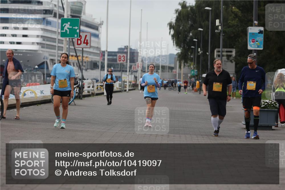 13.09.2026 - Kiel Lauf Andreas Tolksdorf http://msf.ph/oto/10419097 13.09.2026 10:08:52 Kiellinie 2913, 4, 3, 7737, 12343 meine-sportfotos.de