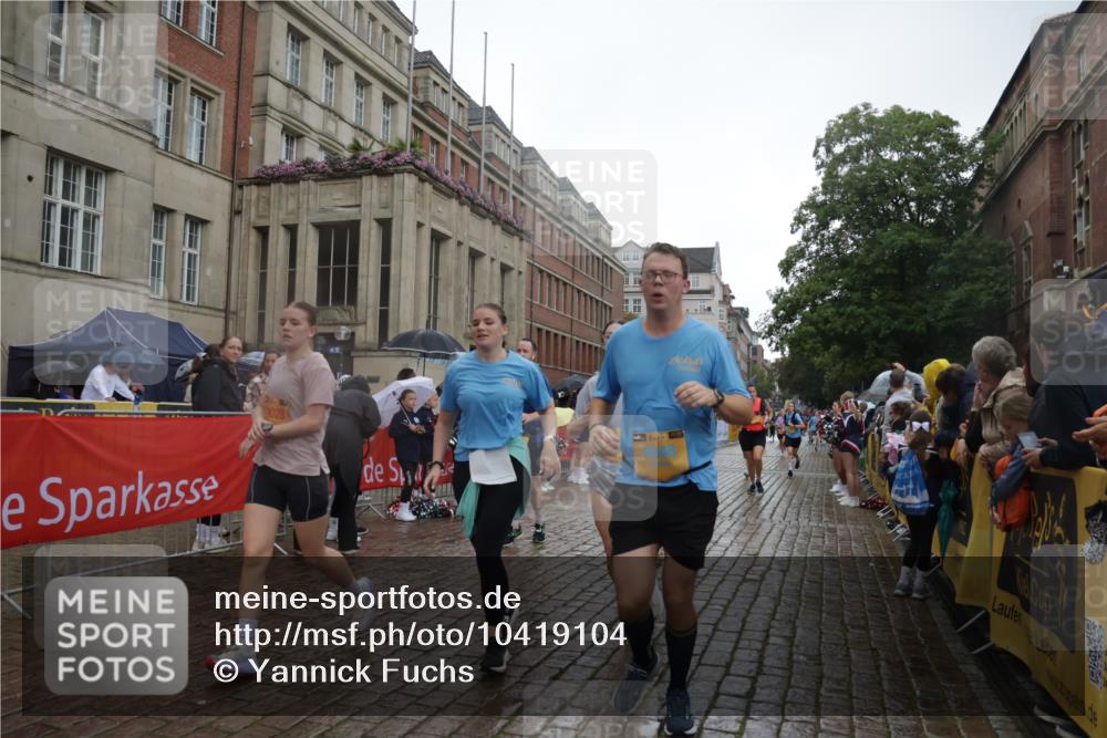13.09.2026 - Kiel Lauf Yannick Fuchs http://msf.ph/oto/10419104 13.09.2026 10:51:19 Ziel 238, 251, 260, 680, 901, 2247, 2672, 2803, 3751, 3873, 4205, 4271, 5525, 6663, 6865, 6948, 9007, 9742, 9834, 10617, 11154, 11171, 11214, 11579, 11910, 12019, 12237, 12300, 12644, 12823, 386, 638, 715, 1442, 1758, 2029, 2578, 2730, 2772, 3238, 3873, 4106, 4258, 4259, 4273, 4354, 4745, 5992, 5999, 6293, 6557, 7013, 7314, 7469, 8215, 8464, 8848, 9007, 9092, 9508, 9689, 9798, 10028, 10029, 11454, 101, 1754, 2393, 7141, 715 meine-sportfotos.de