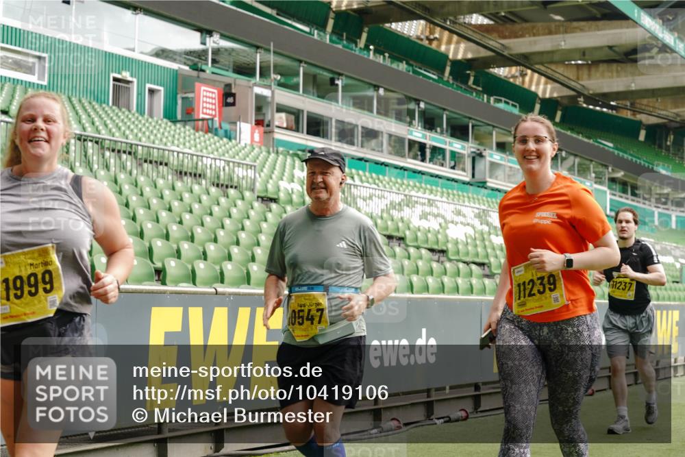13.09.2026 - 21. swb-Marathon Bremen Michael Burmester http://msf.ph/oto/10419106 13.09.2026 10:43:28 Laufen im Stadion 10002, 10004, 10005, 10148, 10271, 10295, 10303, 10325, 10330, 10335, 10361, 10362, 10395, 10396, 10402, 10459, 10474, 10490, 10491, 10513, 10519, 10557, 10572, 10605, 10606, 10629, 10665, 10752, 10756, 10773, 10779, 10784, 10805, 10854, 10880, 10882, 10899, 10900, 10997, 10999, 11026, 11027, 11041, 11078, 11084, 11085, 11090, 11097, 11098, 11140, 11173, 11192, 11217, 11233, 11264, 11274, 11307, 11333, 11337, 11355, 11408, 11448, 11456, 11461, 11482 meine-sportfotos.de