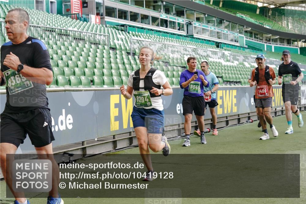 13.09.2026 - 21. swb-Marathon Bremen Michael Burmester http://msf.ph/oto/10419128 13.09.2026 13:20:54 Laufen im Stadion 258, 423, 441, 464, 601, 620, 704, 782, 1060, 1066, 1094, 1129, 1156, 1158, 1177, 1316, 1409, 1439, 1446, 1518, 1676, 1697, 1756, 1808, 1815, 1846, 1916, 2010, 2028, 2064, 2139, 2201, 2258, 2278, 2349, 2394, 2395, 2414, 2417, 2437, 2501, 2519, 2533, 2551, 2588, 2626, 2694, 2695, 2702, 2722, 2736, 2756, 2793, 2828, 2886, 2954, 2995, 3004, 3010, 3017, 3018, 3022, 3035, 3036, 3037, 3059, 3070, 3074, 3102, 3116, 3139, 3144, 3225, 3243, 3263, 3264, 3310, 3315 meine-sportfotos.de