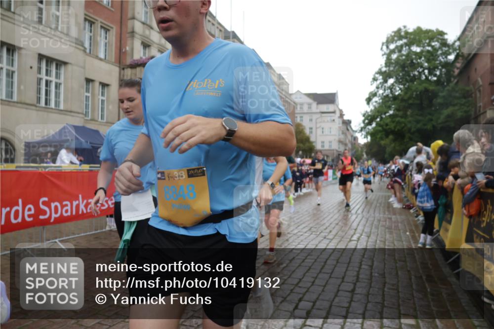 13.09.2026 - Kiel Lauf Yannick Fuchs http://msf.ph/oto/10419132 13.09.2026 10:51:20 Ziel 238, 240, 251, 260, 680, 901, 2247, 2672, 2803, 3029, 3751, 3879, 4205, 4271, 5525, 6663, 6865, 6948, 7043, 9742, 9834, 9951, 10617, 11154, 11171, 11214, 11579, 12019, 12237, 12300, 12644, 12823, 386, 638, 715, 1442, 1758, 2029, 2247, 2578, 2730, 2772, 3238, 3873, 4106, 4258, 4259, 4273, 4354, 4745, 5992, 5999, 6293, 6557, 7013, 7314, 7469, 8215, 8464, 8848, 9007, 9092, 9508, 9689, 9798, 10028, 10029, 11454, 101, 310, 1754, 2393, 7141, 715 meine-sportfotos.de