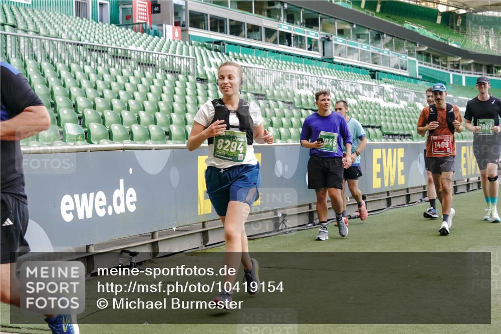 13.09.2026 - 21. swb-Marathon Bremen Michael Burmester http://msf.ph/oto/10419154 13.09.2026 13:20:54 Laufen im Stadion 258, 423, 441, 464, 601, 620, 704, 782, 1060, 1066, 1094, 1129, 1156, 1158, 1177, 1316, 1409, 1439, 1446, 1518, 1676, 1697, 1756, 1808, 1815, 1846, 1916, 2010, 2028, 2064, 2139, 2201, 2258, 2278, 2349, 2394, 2395, 2414, 2417, 2437, 2501, 2519, 2533, 2551, 2588, 2626, 2694, 2695, 2702, 2722, 2736, 2756, 2793, 2828, 2886, 2954, 2995, 3004, 3010, 3017, 3018, 3022, 3035, 3036, 3037, 3059, 3070, 3074, 3102, 3116, 3139, 3144, 3225, 3243, 3263, 3264, 3310, 3315 meine-sportfotos.de