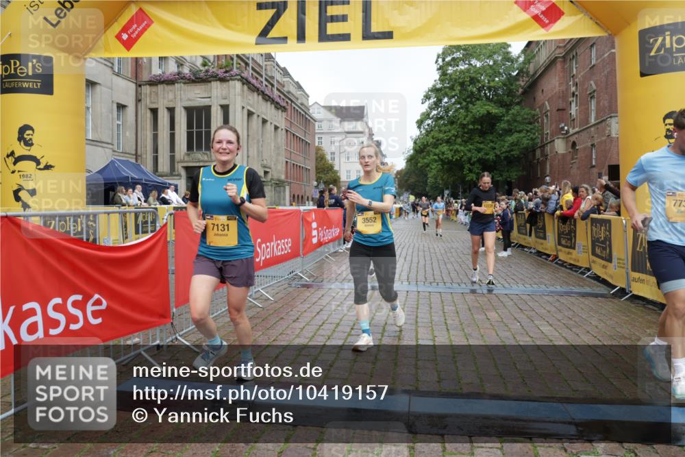 13.09.2026 - Kiel Lauf Yannick Fuchs http://msf.ph/oto/10419157 13.09.2026 09:40:41 Ziel 420, 1081, 2847, 3552, 6563, 7131, 7239, 7730, 10353, 11750, 11792, 12225, 1081, 2284, 2546, 2695, 2847, 3694, 3724, 4987, 5081, 9734, 10413, 10418, 10825, 10971, 11410, 12715, 1630, 1787, 5039, 6299, 8389, 8493, 8636, 9578, 9726, 10202, 1120, 3416, 5081, 5946, 12715 meine-sportfotos.de