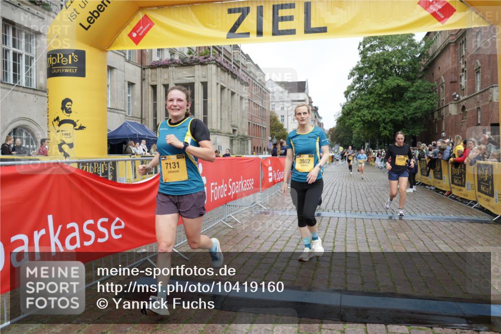13.09.2026 - Kiel Lauf Yannick Fuchs http://msf.ph/oto/10419160 13.09.2026 09:40:41 Ziel 420, 1081, 2847, 3552, 6563, 7131, 7239, 7730, 10353, 11750, 11792, 12225, 1081, 2284, 2546, 2695, 2847, 3694, 3724, 4987, 5081, 9734, 10413, 10418, 10825, 10971, 11410, 12715, 1630, 1787, 5039, 6299, 8389, 8493, 8636, 9578, 9726, 10202, 1120, 3416, 5081, 5946, 12715 meine-sportfotos.de