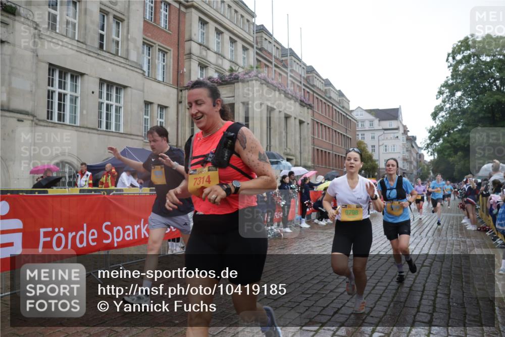 13.09.2026 - Kiel Lauf Yannick Fuchs http://msf.ph/oto/10419185 13.09.2026 10:51:23 Ziel 238, 240, 251, 260, 680, 901, 2672, 2803, 3029, 3751, 3879, 4040, 4205, 4271, 4619, 5525, 6663, 6865, 6948, 7043, 7914, 9030, 9699, 9742, 9834, 9951, 10459, 10474, 10617, 11171, 12019, 12237, 12300, 12644, 386, 638, 1442, 1758, 2247, 2578, 2730, 2772, 3873, 4106, 4258, 4259, 4271, 4273, 4354, 4745, 5992, 5999, 6293, 6557, 7013, 7314, 7469, 8215, 8464, 9007, 9092, 9508, 9689, 9798, 11454, 101, 201, 310, 1754, 2393, 2468, 3013, 4084, 5174, 7141, 715 meine-sportfotos.de