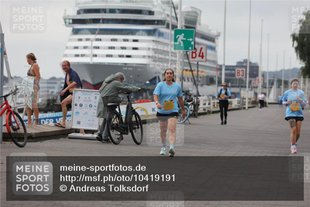13.09.2026 - Kiel Lauf Andreas Tolksdorf http://msf.ph/oto/10419191 13.09.2026 10:08:54 Kiellinie 2913, 3, 4, 3, 7737 meine-sportfotos.de