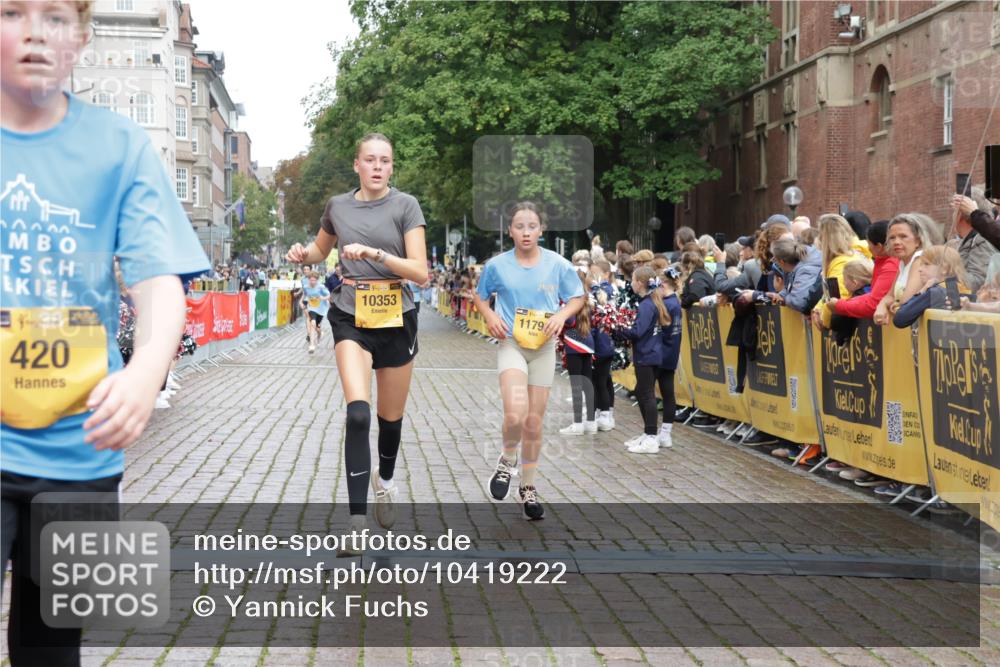 13.09.2026 - Kiel Lauf Yannick Fuchs http://msf.ph/oto/10419222 13.09.2026 09:40:45 Ziel 420, 3552, 6563, 7131, 7730, 9578, 10353, 11750, 11792, 12225, 1081, 2284, 2546, 2695, 2847, 3694, 3724, 4987, 7239, 9734, 10413, 10418, 10825, 10971, 11410, 11750, 1630, 1787, 3883, 5039, 6299, 8389, 8493, 8636, 9726, 10202, 1120, 2546, 5081, 10413, 10825, 12715 meine-sportfotos.de