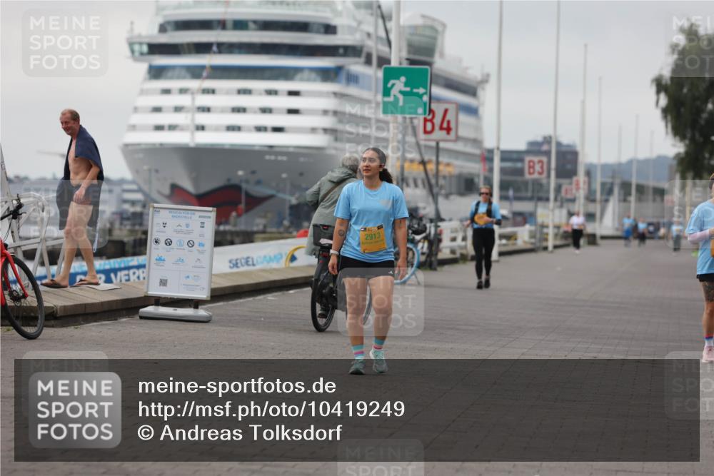 13.09.2026 - Kiel Lauf Andreas Tolksdorf http://msf.ph/oto/10419249 13.09.2026 10:08:55 Kiellinie 29, 35, 2913, 3, 4, 3 meine-sportfotos.de