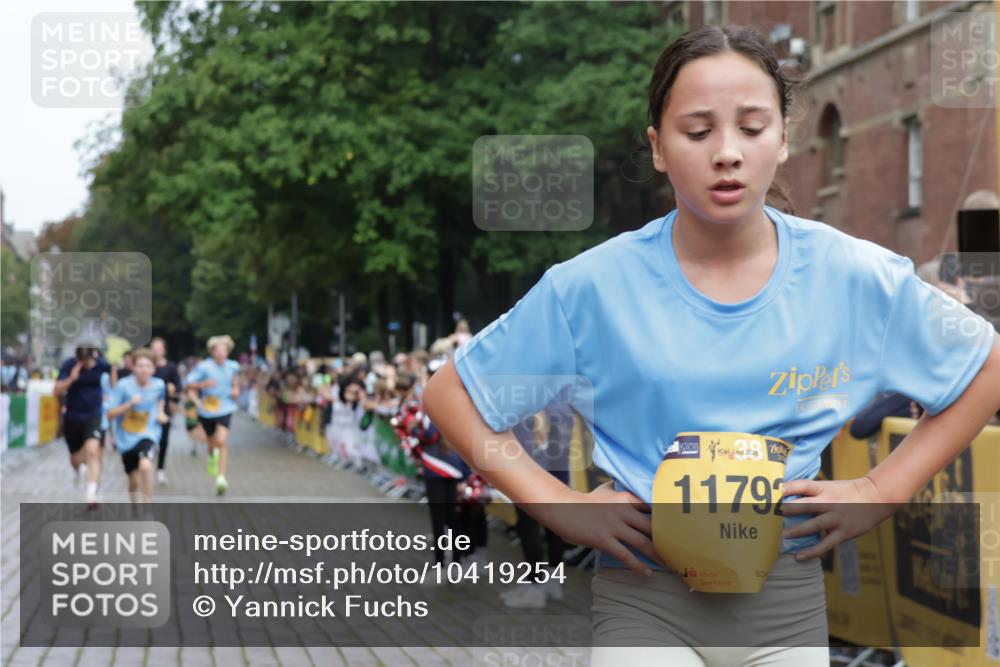 13.09.2026 - Kiel Lauf Yannick Fuchs http://msf.ph/oto/10419254 13.09.2026 09:40:48 Ziel 420, 1630, 3552, 6299, 6563, 7131, 7730, 8636, 9578, 10353, 11792, 12225, 1081, 2284, 2695, 2847, 3694, 3724, 4987, 6563, 7131, 7239, 7730, 9734, 10413, 10418, 10825, 10971, 11410, 11750, 1593, 1787, 3883, 4137, 5039, 8389, 8493, 9726, 10202, 2546, 5081, 10413, 10825, 11410, 12715 meine-sportfotos.de