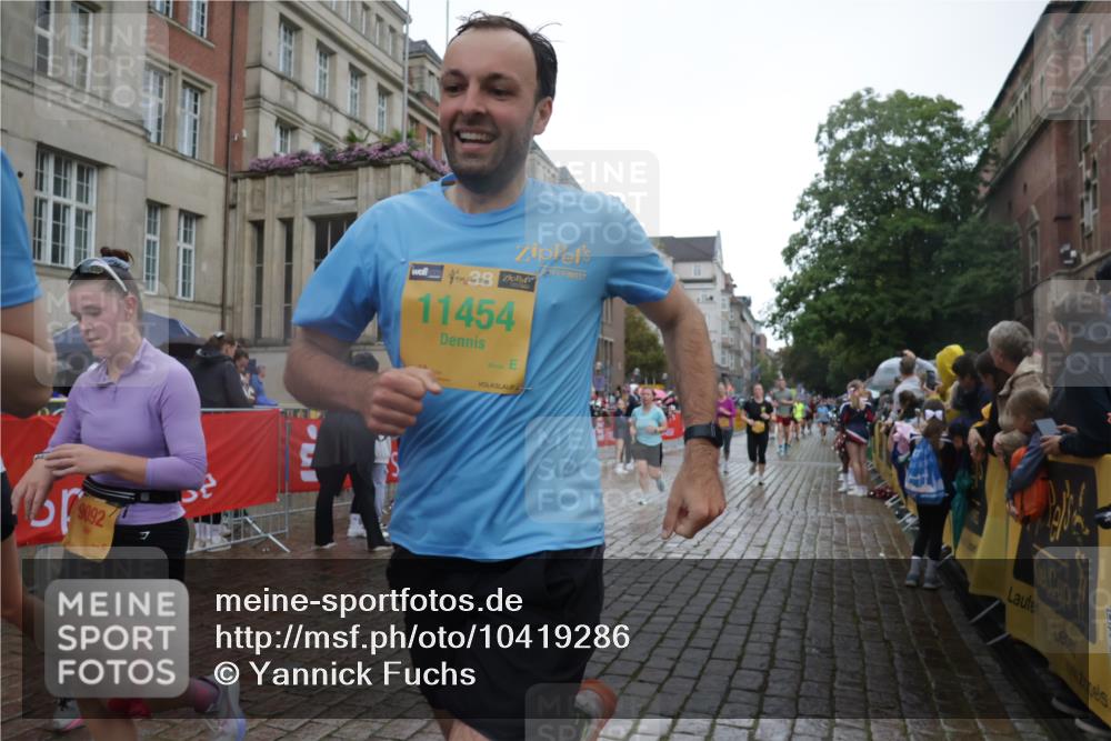 13.09.2026 - Kiel Lauf Yannick Fuchs http://msf.ph/oto/10419286 13.09.2026 10:51:29 Ziel 240, 901, 1804, 2035, 2519, 2690, 2803, 3029, 3440, 3751, 3879, 4040, 4205, 4613, 4619, 4646, 4939, 5441, 5735, 6663, 6865, 6928, 7043, 7914, 8373, 9030, 9699, 9951, 9970, 10384, 10459, 10474, 10617, 11171, 12019, 12300, 12420, 238, 251, 260, 386, 638, 680, 1442, 1758, 2247, 2672, 2730, 2772, 3873, 4106, 4258, 4259, 4271, 4273, 4354, 4745, 5525, 5999, 6293, 6557, 6865, 6948, 7013, 7469, 8464, 9007, 9092, 9689, 11454, 101, 201, 310, 1754, 2393, 2468, 3013, 4084, 5174, 7141 meine-sportfotos.de