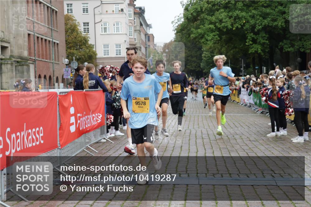 13.09.2026 - Kiel Lauf Yannick Fuchs http://msf.ph/oto/10419287 13.09.2026 09:40:51 Ziel 420, 1630, 5039, 6299, 8493, 8636, 9578, 9726, 10353, 11792, 12225, 1081, 2284, 2695, 2847, 3552, 3694, 3724, 4987, 6563, 7131, 7239, 7730, 9734, 10418, 10971, 11750, 12225, 1593, 1787, 3883, 4137, 8389, 9608, 10202, 2546, 3724, 9734, 10413, 10418, 10825, 10971, 11410, 12715 meine-sportfotos.de