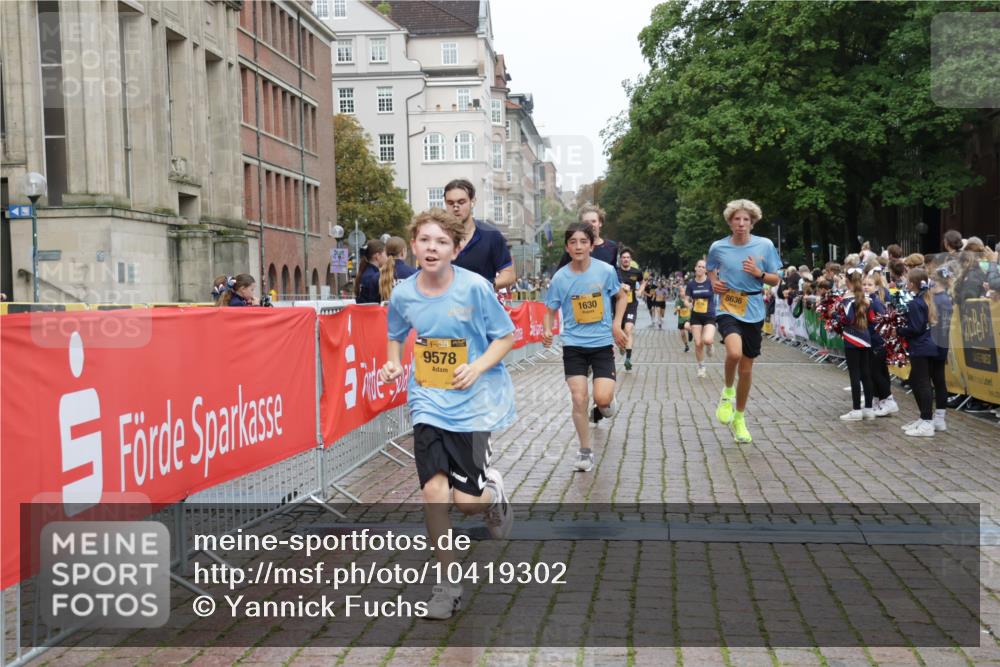 13.09.2026 - Kiel Lauf Yannick Fuchs http://msf.ph/oto/10419302 13.09.2026 09:40:52 Ziel 420, 1630, 1787, 5039, 6299, 8493, 8636, 9578, 9726, 10353, 11792, 420, 1081, 2284, 2695, 2847, 3552, 3694, 3724, 4987, 6563, 7131, 7239, 7730, 9734, 10418, 10971, 11750, 12225, 1593, 3883, 4137, 8389, 9608, 10202, 10974, 2546, 3724, 4987, 9734, 10413, 10418, 10825, 10971, 11410 meine-sportfotos.de