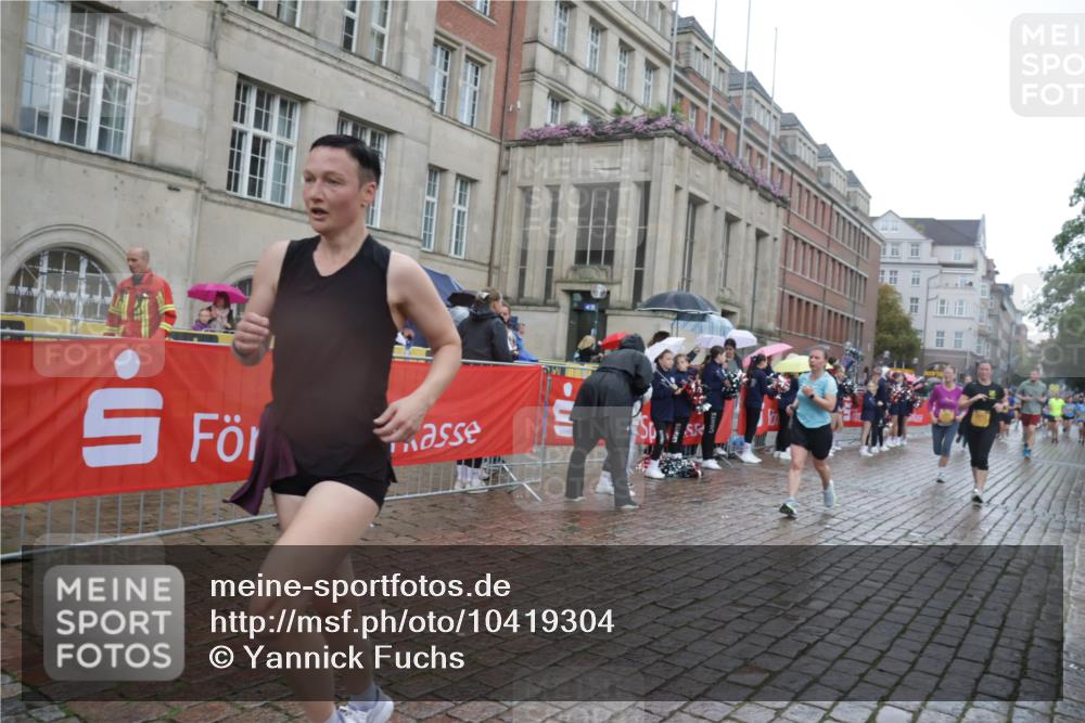 13.09.2026 - Kiel Lauf Yannick Fuchs http://msf.ph/oto/10419304 13.09.2026 10:51:30 Ziel 101, 240, 901, 1804, 1890, 2035, 2519, 2690, 2803, 3029, 3440, 3751, 3879, 4040, 4205, 4613, 4619, 4646, 4939, 5441, 5735, 6663, 6928, 7043, 7914, 8373, 9030, 9699, 9951, 9970, 10384, 10440, 10459, 10474, 10617, 11079, 11171, 12019, 12300, 12420, 238, 251, 260, 386, 638, 680, 1442, 1758, 2247, 2672, 2730, 3873, 4106, 4205, 4258, 4259, 4271, 4273, 4354, 4745, 5525, 5999, 6293, 6557, 6865, 6948, 7013, 7469, 8464, 9007, 201, 310, 1754, 2393, 2468, 3013, 4084, 5174, 7141 meine-sportfotos.de