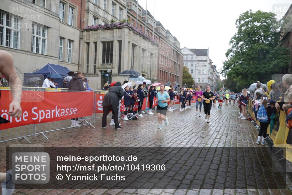 13.09.2026 - Kiel Lauf Yannick Fuchs http://msf.ph/oto/10419306 13.09.2026 10:51:30 Ziel 101, 240, 901, 1804, 1890, 2035, 2519, 2690, 2803, 3029, 3440, 3751, 3879, 4040, 4205, 4613, 4619, 4646, 4939, 5441, 5735, 6663, 6928, 7043, 7914, 8373, 9030, 9699, 9951, 9970, 10384, 10440, 10459, 10474, 10617, 11079, 11171, 12019, 12300, 12420, 238, 251, 260, 386, 638, 680, 1442, 1758, 2247, 2672, 2730, 3873, 4106, 4205, 4258, 4259, 4271, 4273, 4354, 4745, 5525, 5999, 6293, 6557, 6865, 6948, 7013, 7469, 8464, 9007, 201, 310, 1754, 2393, 2468, 3013, 4084, 5174, 7141 meine-sportfotos.de