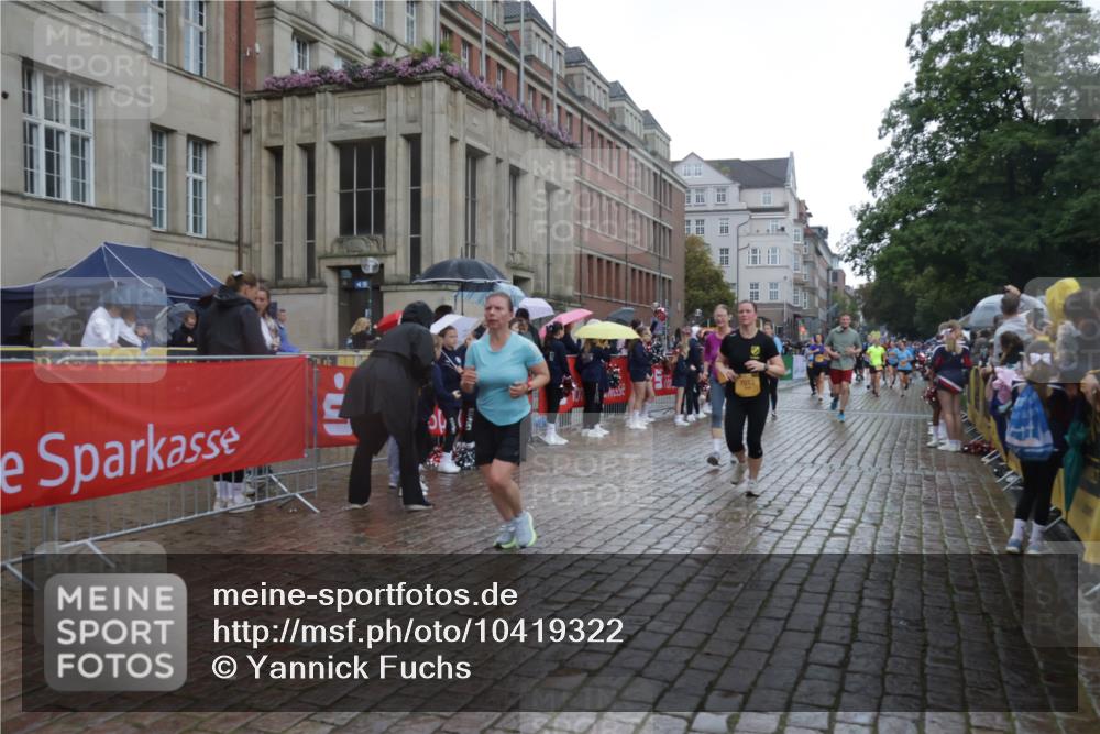 13.09.2026 - Kiel Lauf Yannick Fuchs http://msf.ph/oto/10419322 13.09.2026 10:51:31 Ziel 101, 240, 901, 1804, 1890, 2035, 2519, 2690, 2803, 3029, 3440, 3751, 3879, 4040, 4613, 4619, 4646, 4939, 5441, 5735, 6177, 6663, 6928, 7043, 7914, 8373, 9030, 9699, 9951, 9970, 10384, 10440, 10459, 10474, 10617, 11079, 12019, 12300, 12420, 238, 251, 260, 386, 638, 680, 901, 1442, 1758, 2247, 2672, 2730, 3873, 4106, 4205, 4258, 4259, 4271, 4273, 4745, 5525, 5999, 6293, 6557, 6865, 6948, 7013, 7469, 8464, 9007, 201, 310, 1754, 2393, 2468, 3013, 4084, 5174, 7141 meine-sportfotos.de