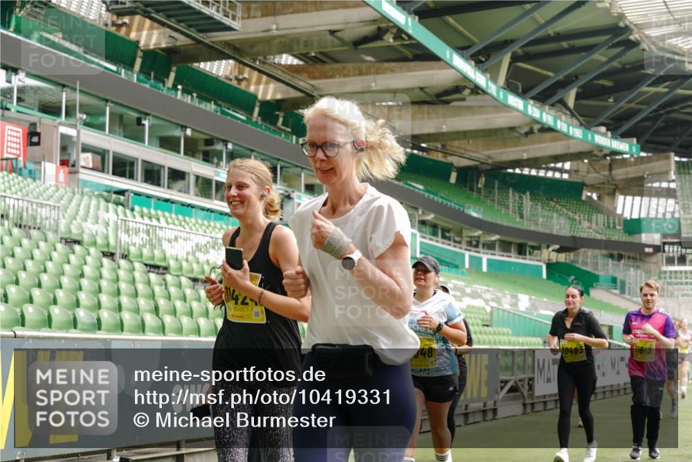 13.09.2026 - 21. swb-Marathon Bremen Michael Burmester http://msf.ph/oto/10419331 13.09.2026 10:43:35 Laufen im Stadion 10002, 10004, 10005, 10148, 10271, 10295, 10303, 10325, 10330, 10335, 10361, 10362, 10395, 10396, 10402, 10459, 10474, 10490, 10491, 10513, 10557, 10572, 10605, 10606, 10629, 10665, 10752, 10756, 10773, 10779, 10784, 10805, 10854, 10880, 10882, 10899, 10900, 10997, 10999, 11026, 11027, 11041, 11078, 11084, 11085, 11090, 11097, 11098, 11140, 11173, 11192, 11217, 11233, 11264, 11274, 11307, 11333, 11337, 11355, 11408, 11448, 11456, 11461, 11482 meine-sportfotos.de