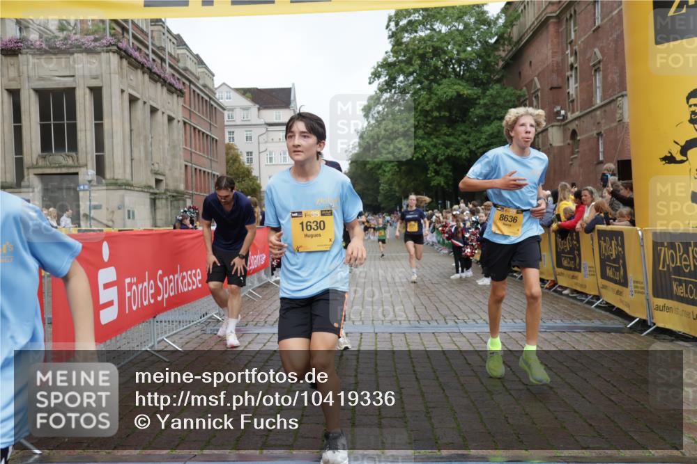 13.09.2026 - Kiel Lauf Yannick Fuchs http://msf.ph/oto/10419336 13.09.2026 09:40:54 Ziel 1630, 1787, 5039, 6299, 8493, 8636, 9578, 9726, 11792, 420, 1081, 2284, 2695, 2847, 3552, 3694, 4987, 6563, 7131, 7239, 7730, 10353, 10971, 11750, 12225, 1593, 3883, 4137, 8389, 9608, 10202, 10299, 10974, 2284, 2546, 3724, 4987, 9734, 10413, 10418, 10825, 10971, 11410 meine-sportfotos.de