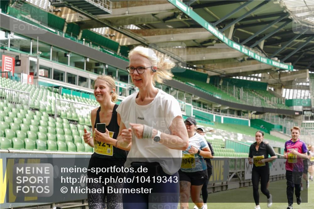 13.09.2026 - 21. swb-Marathon Bremen Michael Burmester http://msf.ph/oto/10419343 13.09.2026 10:43:35 Laufen im Stadion 10002, 10004, 10005, 10148, 10271, 10295, 10303, 10325, 10330, 10335, 10361, 10362, 10395, 10396, 10402, 10459, 10474, 10490, 10491, 10513, 10557, 10572, 10605, 10606, 10629, 10665, 10752, 10756, 10773, 10779, 10784, 10805, 10854, 10880, 10882, 10899, 10900, 10997, 10999, 11026, 11027, 11041, 11078, 11084, 11085, 11090, 11097, 11098, 11140, 11173, 11192, 11217, 11233, 11264, 11274, 11307, 11333, 11337, 11355, 11408, 11448, 11456, 11461, 11482 meine-sportfotos.de