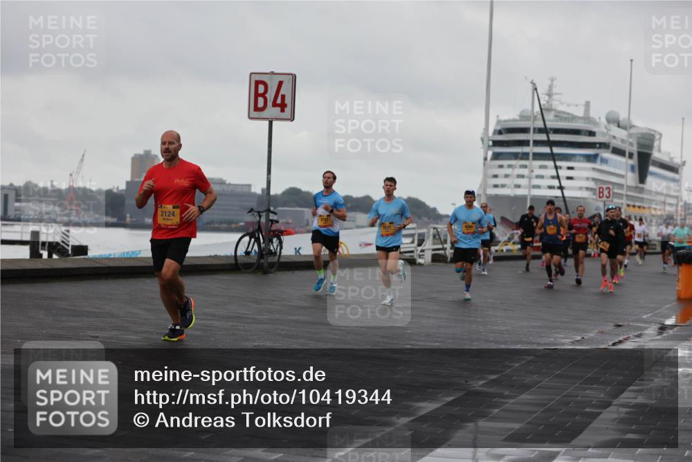 13.09.2026 - Kiel Lauf Andreas Tolksdorf http://msf.ph/oto/10419344 13.09.2026 10:57:23 Kiellinie 2124, 4, 3157, 2231, 3 meine-sportfotos.de