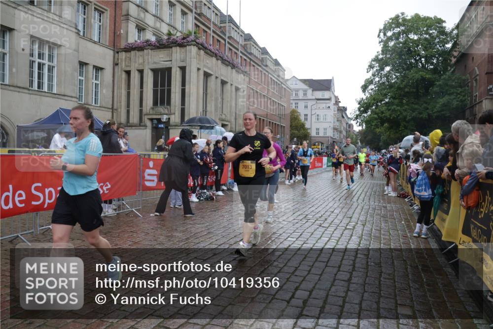 13.09.2026 - Kiel Lauf Yannick Fuchs http://msf.ph/oto/10419356 13.09.2026 10:51:32 Ziel 101, 240, 1804, 1890, 2035, 2393, 2519, 2690, 2803, 3029, 3440, 3751, 3879, 4040, 4613, 4619, 4646, 4939, 5441, 5735, 6177, 6663, 6928, 7043, 7141, 7914, 8373, 9030, 9699, 9951, 9970, 10384, 10440, 10459, 10474, 11079, 12300, 12420, 238, 251, 260, 386, 638, 680, 901, 1442, 1758, 2247, 2672, 2730, 3873, 4106, 4205, 4258, 4259, 4271, 4273, 4745, 5525, 5999, 6293, 6557, 6663, 6865, 6948, 7013, 7469, 8464, 9007, 201, 310, 1754, 2468, 3013, 4084, 5174 meine-sportfotos.de
