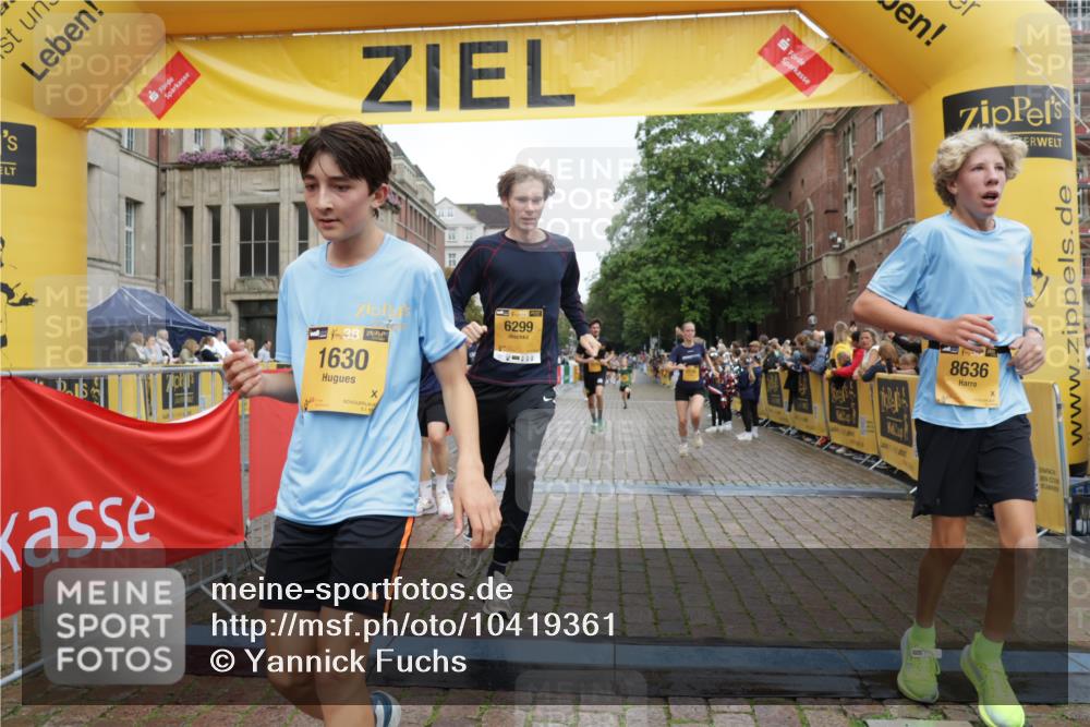 13.09.2026 - Kiel Lauf Yannick Fuchs http://msf.ph/oto/10419361 13.09.2026 09:40:55 Ziel 1630, 1787, 5039, 6299, 8389, 8493, 8636, 9578, 9726, 10202, 11792, 420, 1081, 2284, 2695, 2847, 3552, 3694, 4987, 6563, 7131, 7239, 7730, 10353, 11750, 11792, 12225, 1593, 1966, 3883, 4137, 9608, 10299, 10974, 2284, 3724, 4987, 9734, 10413, 10418, 10825, 10971, 11410 meine-sportfotos.de