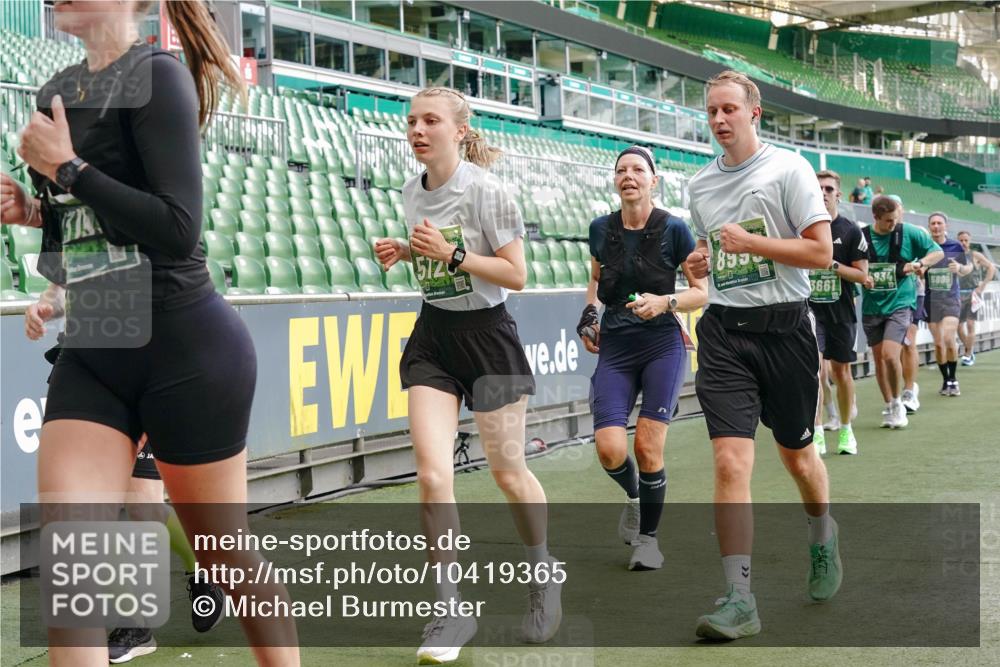 13.09.2026 - 21. swb-Marathon Bremen Michael Burmester http://msf.ph/oto/10419365 13.09.2026 13:21:01 Laufen im Stadion 258, 351, 423, 441, 464, 601, 620, 704, 782, 851, 1060, 1066, 1094, 1129, 1156, 1158, 1177, 1316, 1344, 1409, 1439, 1446, 1518, 1676, 1697, 1756, 1808, 1815, 1846, 1916, 2010, 2028, 2064, 2139, 2201, 2258, 2278, 2349, 2394, 2395, 2414, 2417, 2437, 2501, 2519, 2533, 2551, 2588, 2626, 2694, 2695, 2722, 2736, 2756, 2793, 2828, 2886, 2954, 2995, 3004, 3010, 3017, 3018, 3022, 3034, 3035, 3036, 3037, 3059, 3070, 3074, 3102, 3116, 3139, 3144, 3225, 3243, 3263, 3264, 3310, 3315 meine-sportfotos.de