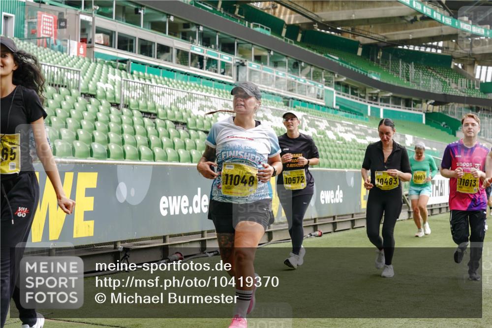 13.09.2026 - 21. swb-Marathon Bremen Michael Burmester http://msf.ph/oto/10419370 13.09.2026 10:43:36 Laufen im Stadion 10002, 10004, 10005, 10148, 10271, 10295, 10303, 10325, 10330, 10335, 10361, 10362, 10395, 10396, 10402, 10459, 10474, 10490, 10491, 10513, 10557, 10572, 10605, 10606, 10629, 10665, 10752, 10756, 10773, 10779, 10784, 10805, 10854, 10880, 10882, 10899, 10900, 10997, 10999, 11026, 11027, 11041, 11078, 11084, 11085, 11090, 11097, 11098, 11140, 11173, 11192, 11217, 11233, 11264, 11274, 11307, 11333, 11337, 11355, 11385, 11408, 11448, 11456, 11461, 11482 meine-sportfotos.de