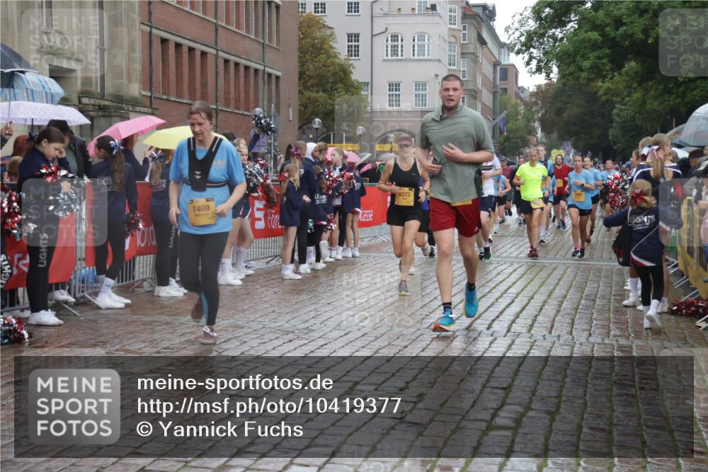 13.09.2026 - Kiel Lauf Yannick Fuchs http://msf.ph/oto/10419377 13.09.2026 10:51:33 Ziel 101, 240, 1804, 1890, 2035, 2393, 2519, 2690, 2803, 3029, 3440, 3751, 3879, 4040, 4613, 4619, 4646, 4939, 5441, 5735, 6177, 6928, 7043, 7141, 7914, 8373, 9030, 9699, 9951, 9970, 10384, 10440, 10459, 10474, 11079, 12300, 12420, 238, 251, 260, 386, 638, 680, 901, 1442, 1758, 2247, 2672, 2730, 2803, 3751, 3873, 4106, 4205, 4258, 4259, 4271, 4273, 4745, 5525, 5999, 6293, 6557, 6663, 6865, 6948, 7013, 7469, 8464, 9007, 201, 310, 1754, 2468, 3013, 4084, 5174 meine-sportfotos.de