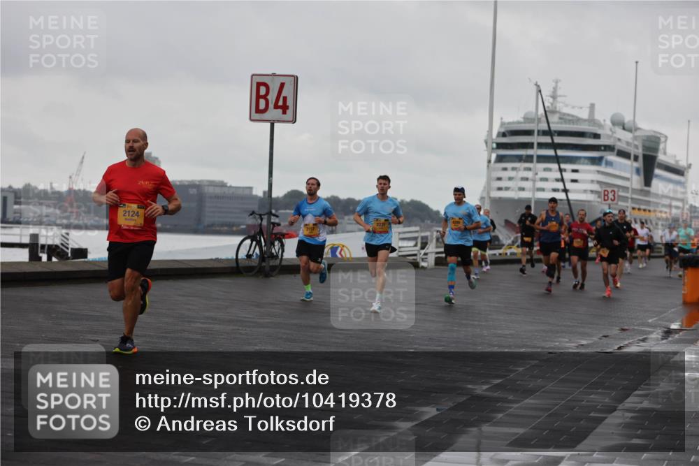 13.09.2026 - Kiel Lauf Andreas Tolksdorf http://msf.ph/oto/10419378 13.09.2026 10:57:23 Kiellinie 2124, 4, 3157, 3 meine-sportfotos.de