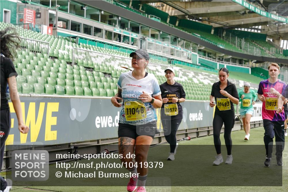 13.09.2026 - 21. swb-Marathon Bremen Michael Burmester http://msf.ph/oto/10419379 13.09.2026 10:43:36 Laufen im Stadion 10002, 10004, 10005, 10148, 10271, 10295, 10303, 10325, 10330, 10335, 10361, 10362, 10395, 10396, 10402, 10459, 10474, 10490, 10491, 10513, 10557, 10572, 10605, 10606, 10629, 10665, 10752, 10756, 10773, 10779, 10784, 10805, 10854, 10880, 10882, 10899, 10900, 10997, 10999, 11026, 11027, 11041, 11078, 11084, 11085, 11090, 11097, 11098, 11140, 11173, 11192, 11217, 11233, 11264, 11274, 11307, 11333, 11337, 11355, 11385, 11408, 11448, 11456, 11461, 11482 meine-sportfotos.de