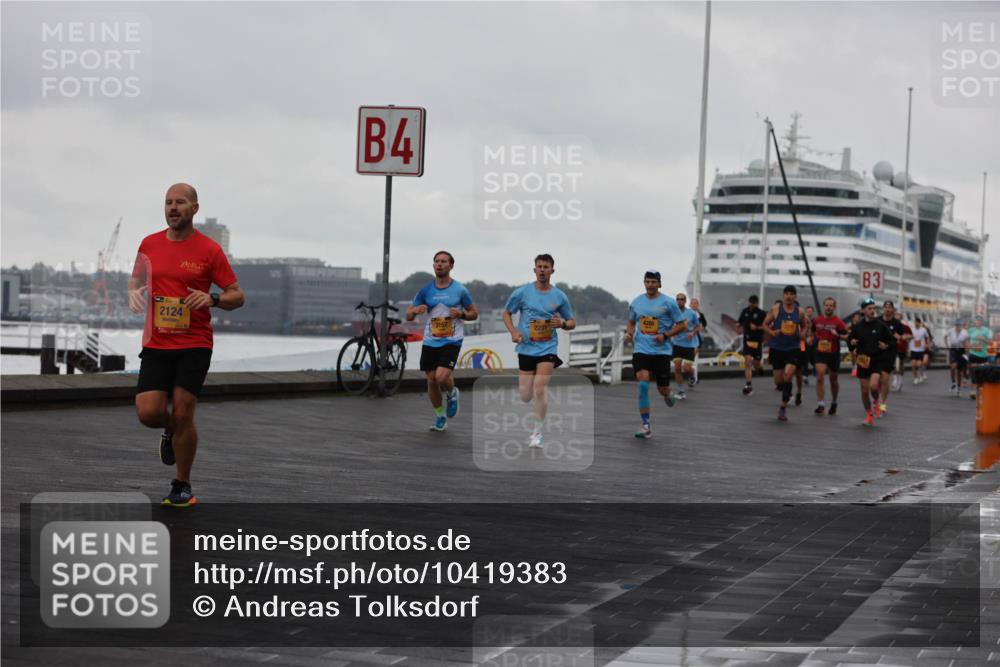 13.09.2026 - Kiel Lauf Andreas Tolksdorf http://msf.ph/oto/10419383 13.09.2026 10:57:23 Kiellinie 2124, 4, 4280, 3157, 3 meine-sportfotos.de