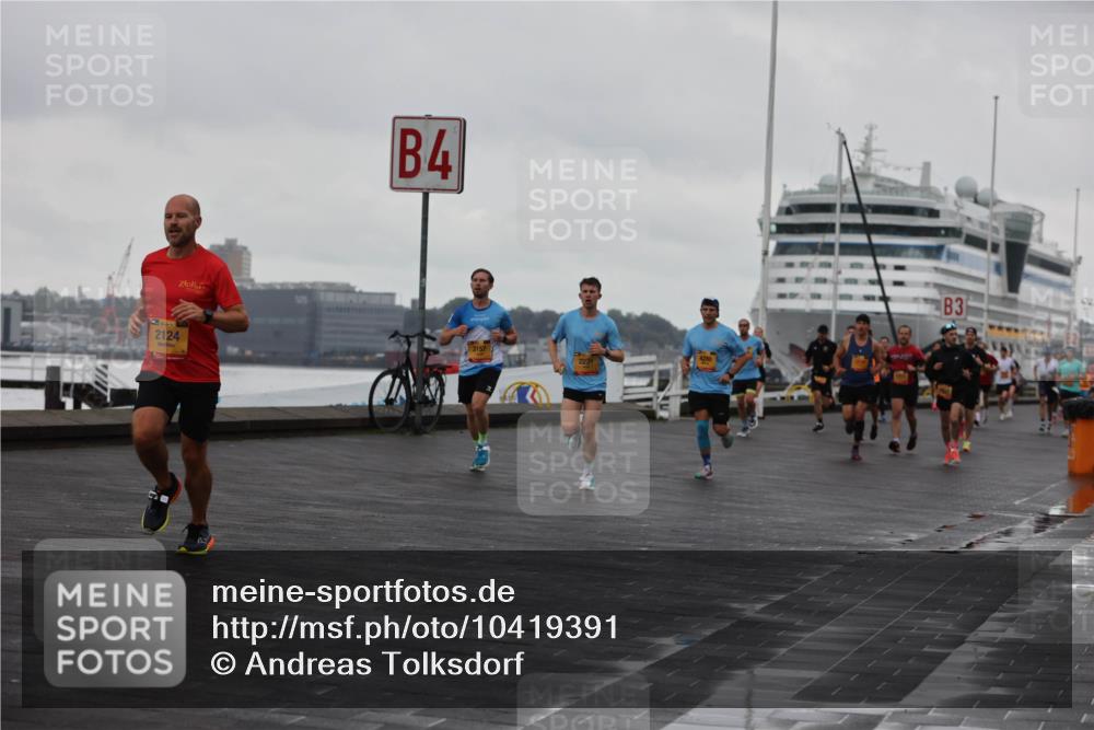 13.09.2026 - Kiel Lauf Andreas Tolksdorf http://msf.ph/oto/10419391 13.09.2026 10:57:23 Kiellinie 2124, 4, 3, 3157 meine-sportfotos.de