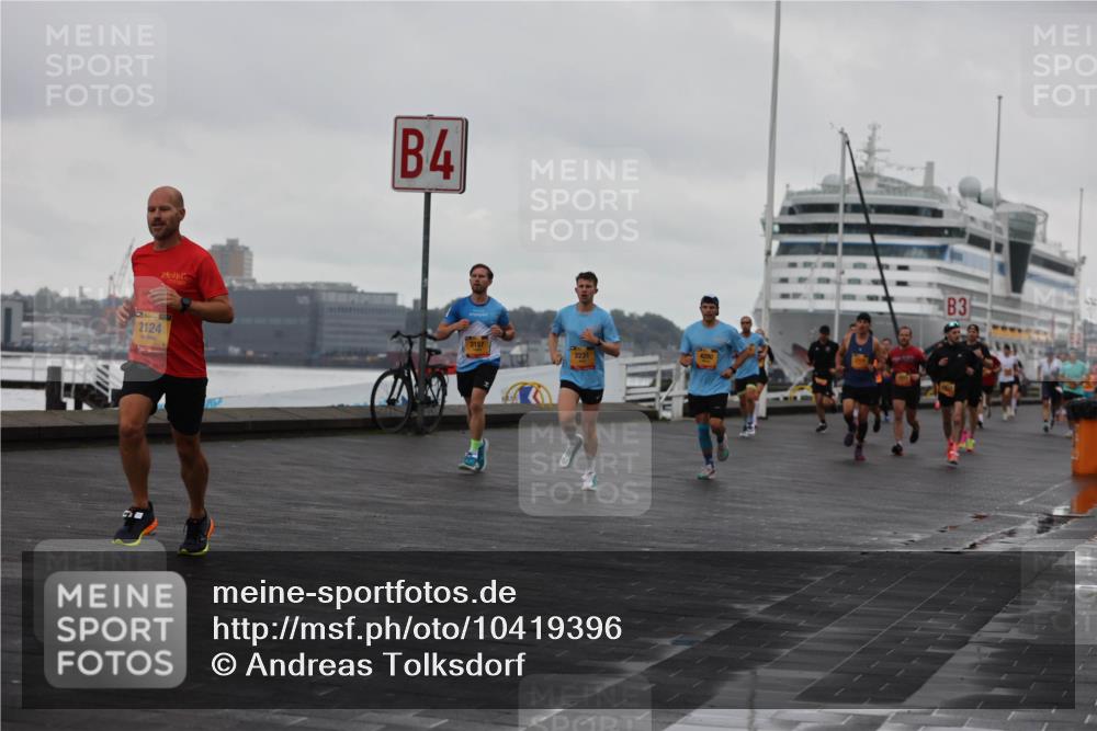 13.09.2026 - Kiel Lauf Andreas Tolksdorf http://msf.ph/oto/10419396 13.09.2026 10:57:23 Kiellinie 2124, 4, 3157, 2231, 3 meine-sportfotos.de