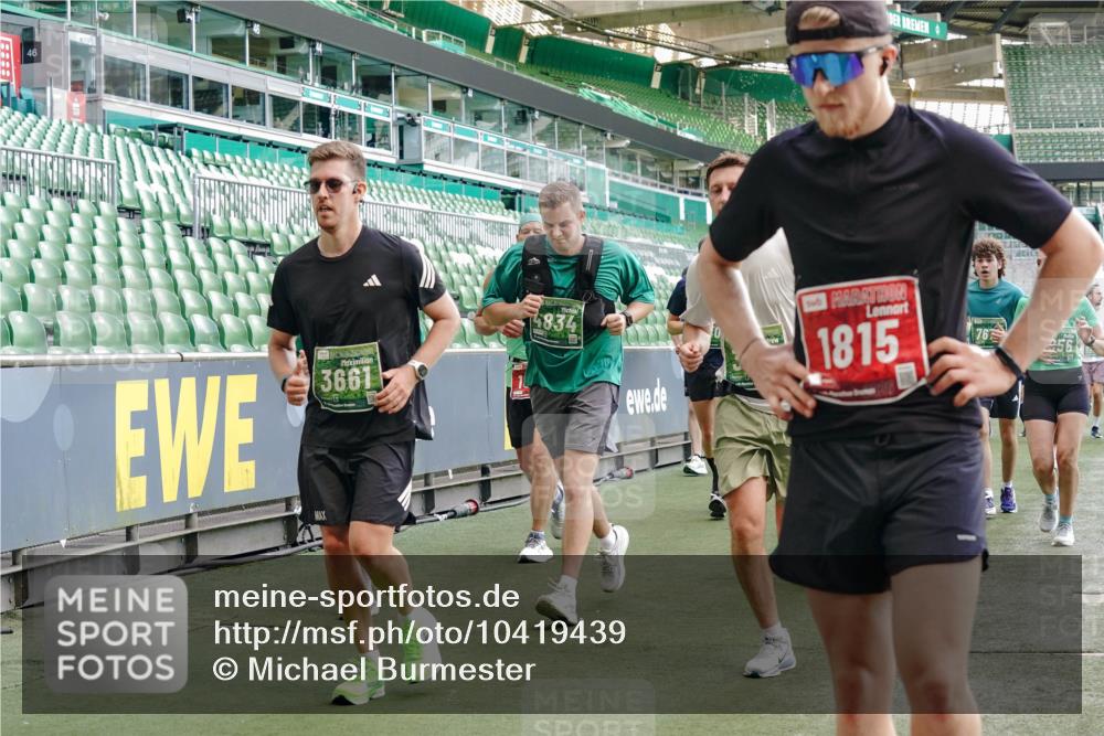 13.09.2026 - 21. swb-Marathon Bremen Michael Burmester http://msf.ph/oto/10419439 13.09.2026 13:21:04 Laufen im Stadion 258, 351, 423, 441, 464, 601, 620, 704, 782, 851, 1060, 1066, 1094, 1129, 1158, 1177, 1316, 1344, 1409, 1439, 1446, 1518, 1676, 1697, 1729, 1756, 1808, 1815, 1846, 1916, 2010, 2028, 2064, 2139, 2201, 2258, 2278, 2349, 2394, 2395, 2414, 2417, 2437, 2501, 2519, 2533, 2551, 2588, 2626, 2652, 2694, 2695, 2736, 2756, 2793, 2828, 2886, 2954, 2995, 3004, 3010, 3017, 3018, 3022, 3034, 3035, 3036, 3037, 3059, 3070, 3074, 3102, 3116, 3139, 3144, 3225, 3243, 3263, 3264, 3310, 3315 meine-sportfotos.de