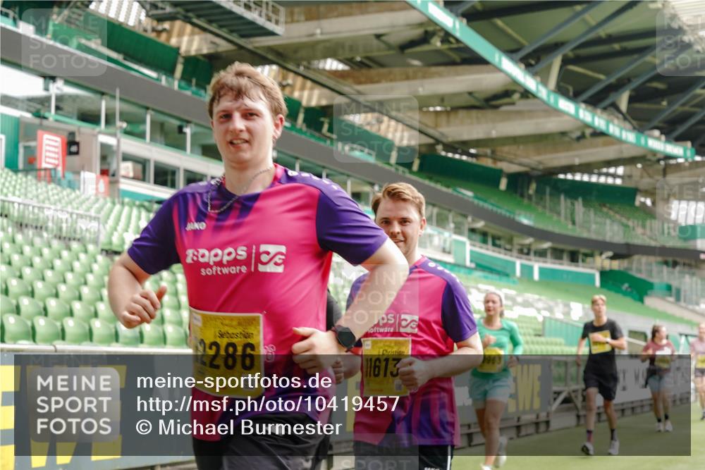 13.09.2026 - 21. swb-Marathon Bremen Michael Burmester http://msf.ph/oto/10419457 13.09.2026 10:43:38 Laufen im Stadion 10002, 10004, 10005, 10148, 10176, 10271, 10295, 10303, 10325, 10330, 10335, 10361, 10362, 10395, 10396, 10402, 10459, 10474, 10490, 10491, 10513, 10557, 10572, 10605, 10606, 10629, 10665, 10752, 10756, 10773, 10779, 10784, 10805, 10854, 10880, 10882, 10899, 10900, 10997, 10999, 11026, 11027, 11041, 11078, 11090, 11097, 11098, 11140, 11173, 11192, 11217, 11233, 11264, 11274, 11307, 11333, 11337, 11355, 11385, 11408, 11448, 11456, 11461, 11482, 11943 meine-sportfotos.de