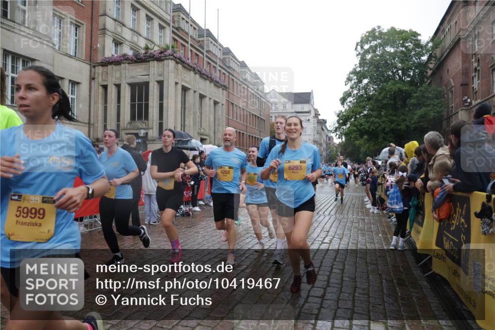 13.09.2026 - Kiel Lauf Yannick Fuchs http://msf.ph/oto/10419467 13.09.2026 10:51:40 Ziel 101, 201, 310, 1231, 1568, 1754, 1804, 1890, 2393, 2468, 2470, 2519, 2690, 2783, 3013, 3440, 4084, 4613, 4646, 4939, 5174, 5441, 6177, 6367, 6928, 7141, 7204, 7740, 8197, 8373, 8625, 8627, 9265, 9970, 10384, 10440, 11079, 11332, 11551, 12135, 12420, 12755, 238, 240, 251, 260, 386, 638, 680, 901, 1758, 2035, 2247, 2672, 2730, 2803, 3029, 3751, 3873, 3879, 4040, 4205, 4258, 4259, 4271, 4619, 5525, 5735, 5999, 6293, 6663, 6865, 6948, 7043, 7914, 8373, 8464, 9007, 9030, 23 meine-sportfotos.de