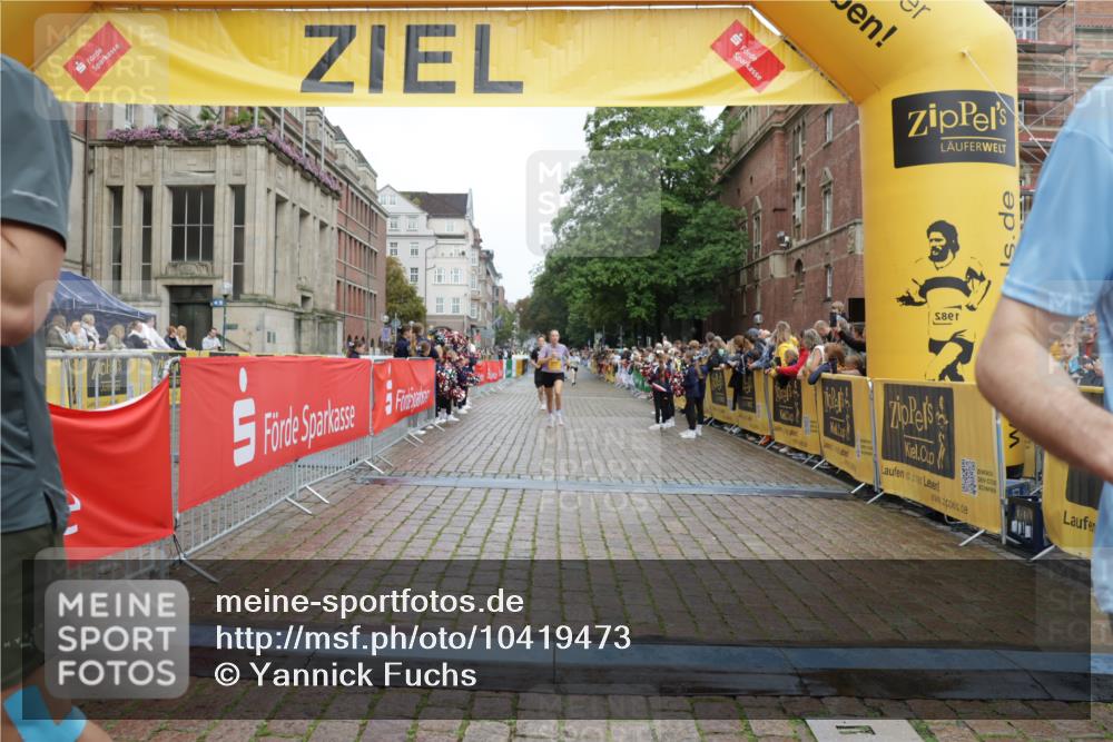 13.09.2026 - Kiel Lauf Yannick Fuchs http://msf.ph/oto/10419473 13.09.2026 09:41:03 Ziel 1593, 1787, 3883, 4137, 5039, 8389, 8493, 9726, 10202, 420, 1081, 1630, 2847, 3552, 6299, 6563, 7131, 7239, 7730, 8636, 9578, 10353, 11750, 11792, 12225, 1671, 1966, 9608, 10299, 10974, 11645, 11983, 1081, 2284, 2695, 2847, 3694 meine-sportfotos.de