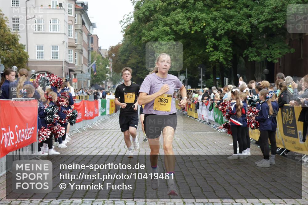 13.09.2026 - Kiel Lauf Yannick Fuchs http://msf.ph/oto/10419481 13.09.2026 09:41:05 Ziel 1593, 1787, 3883, 4137, 5039, 8389, 9608, 10202, 420, 1081, 1630, 2847, 3552, 5039, 6299, 6563, 7131, 7239, 7730, 8493, 8636, 9578, 9726, 10353, 11750, 11792, 12225, 1671, 1966, 4068, 9110, 10299, 10974, 11645, 11983, 12166, 1081, 2695, 2847, 3694, 7239 meine-sportfotos.de