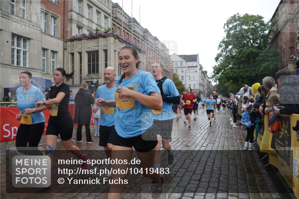 13.09.2026 - Kiel Lauf Yannick Fuchs http://msf.ph/oto/10419483 13.09.2026 10:51:41 Ziel 101, 201, 310, 1231, 1568, 1754, 1804, 1890, 2393, 2468, 2470, 2519, 2566, 2690, 2783, 3013, 3440, 4084, 4613, 4646, 4939, 5174, 5441, 6177, 6367, 6928, 7141, 7204, 7740, 8197, 8625, 8627, 9265, 10384, 10440, 11079, 11332, 11551, 12135, 12387, 12755, 238, 240, 251, 260, 386, 638, 680, 901, 1758, 1804, 2035, 2247, 2672, 2730, 2803, 3029, 3751, 3873, 3879, 4040, 4205, 4258, 4259, 4271, 4619, 4939, 5525, 5735, 5999, 6293, 6663, 6865, 6948, 7043, 7914, 8373, 8464, 9007, 9030, 23 meine-sportfotos.de