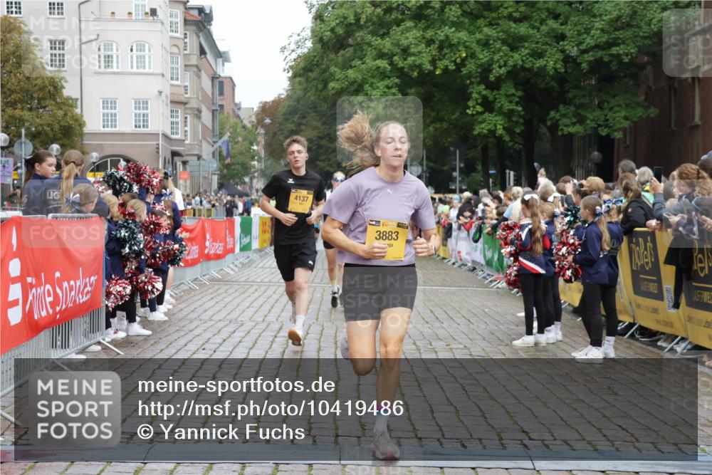 13.09.2026 - Kiel Lauf Yannick Fuchs http://msf.ph/oto/10419486 13.09.2026 09:41:05 Ziel 1593, 1787, 3883, 4137, 5039, 8389, 9608, 10202, 420, 1081, 1630, 2847, 3552, 5039, 6299, 6563, 7131, 7239, 7730, 8493, 8636, 9578, 9726, 10353, 11750, 11792, 12225, 1671, 1966, 4068, 9110, 10299, 10974, 11645, 11983, 12166, 1081, 2695, 2847, 3694, 7239 meine-sportfotos.de
